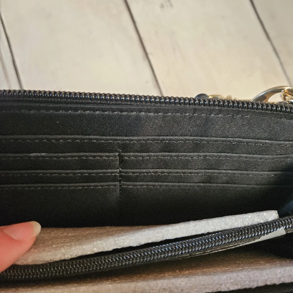Tommy Hilfiger‎ Jacquard Monogram Zip Wallet NWOT